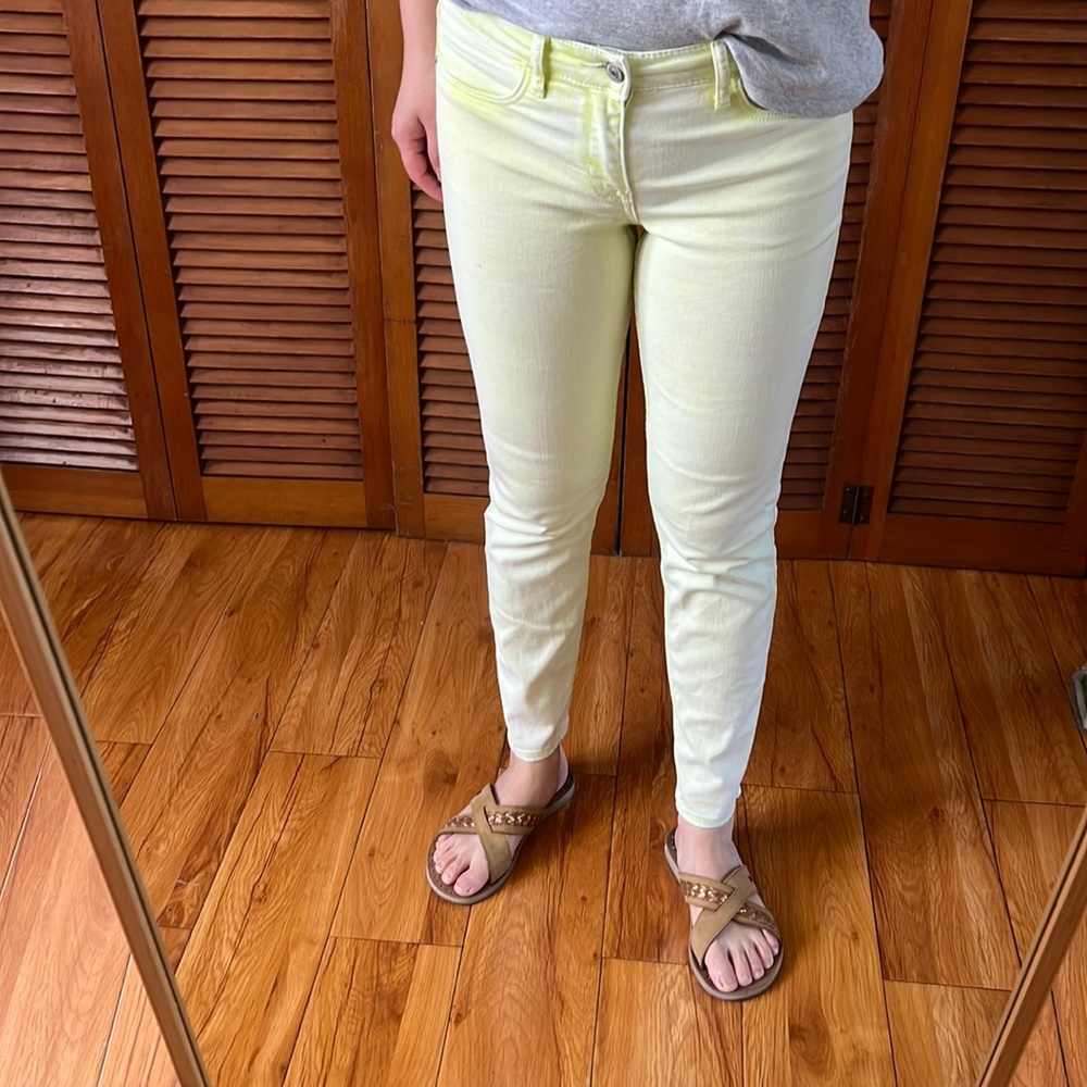 Abercrombie and fitch, skinny, comfortable, highlight yellow, true fit, good fit
